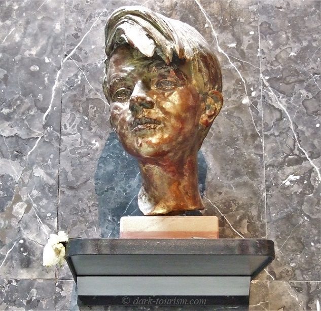 Sophie Scholl bust at the LMU