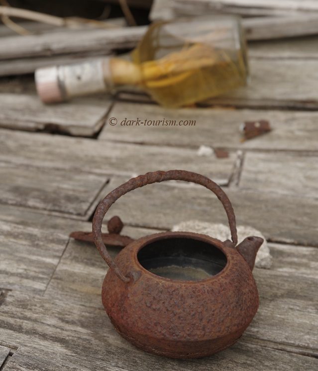 17 - still life with tea pot and ginseng liqueur