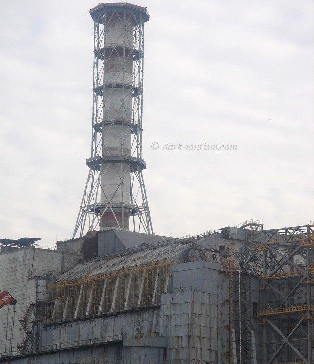 01 - the old sarcophagus over the disaster reactor block 4 in 2006