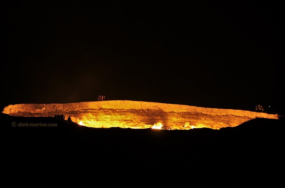 06 - Darvaza flaming gas crater