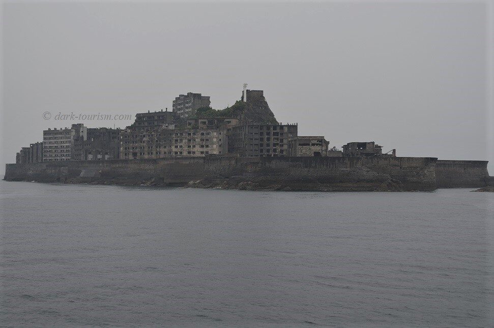 23 - Hashima 1 - battleship island