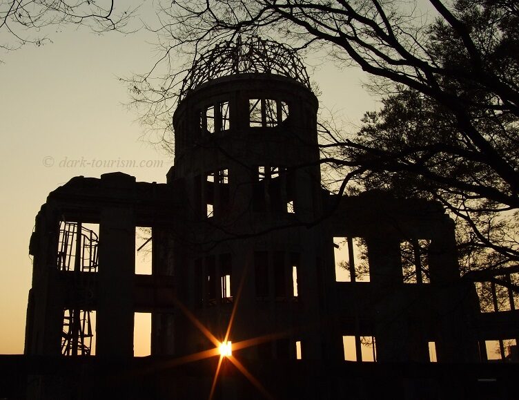 Hiroshima 02 - A-Bomb Dome at sunset